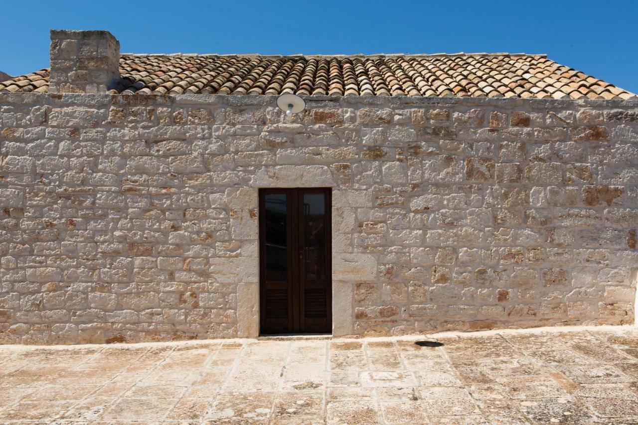 Masseria Castelluzzo Чельє-Мессапіка Екстер'єр фото